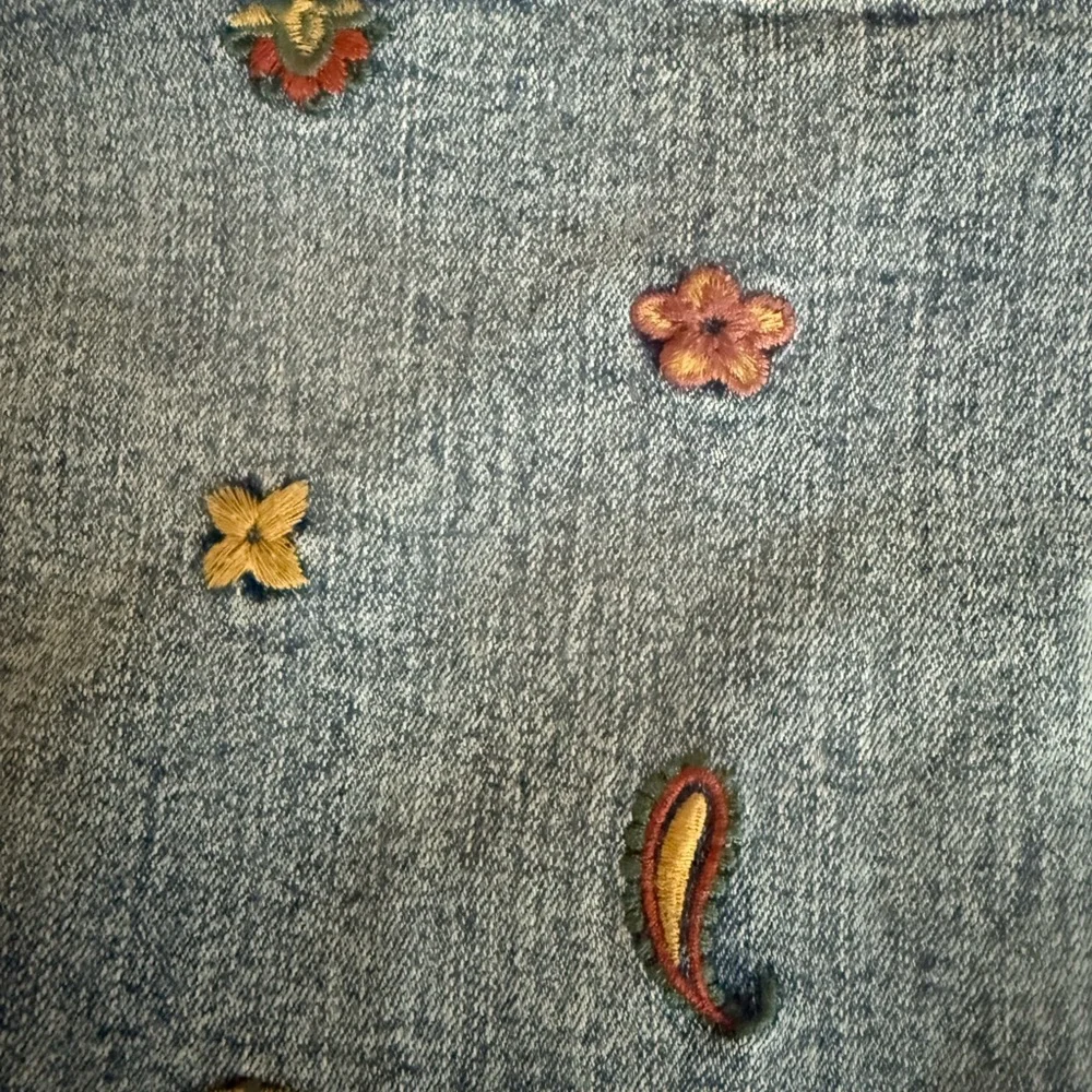 Jessica Simpson Blue Flare Jeans with Floral Accents - Picture 3 of 4
